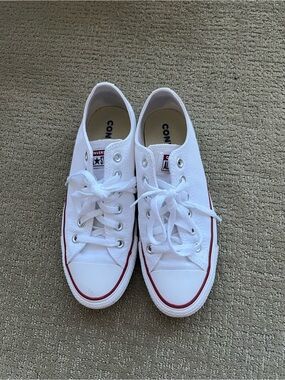 Converse Women's Chuck Taylor All Star Madison Sneaker Size US7.5 Women.
